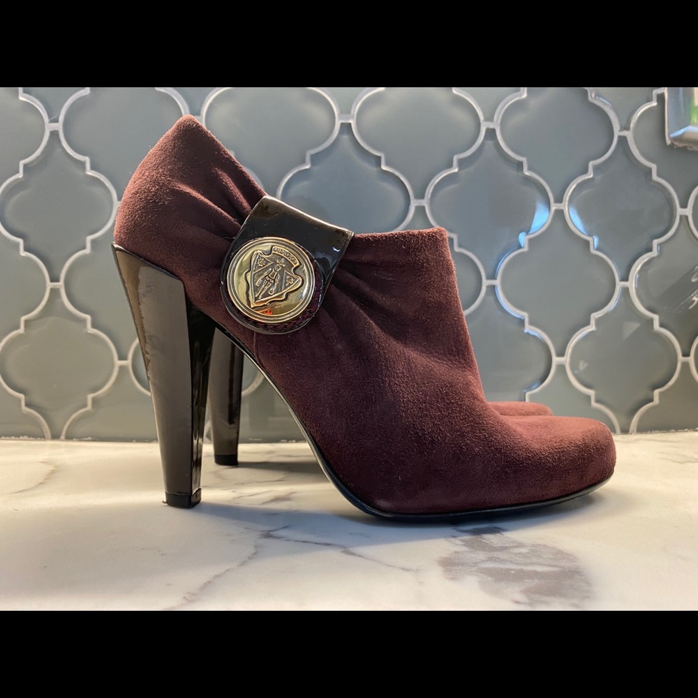 Gucci Hysteria Suede Booties